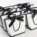 Sac cadeau noir et blanc