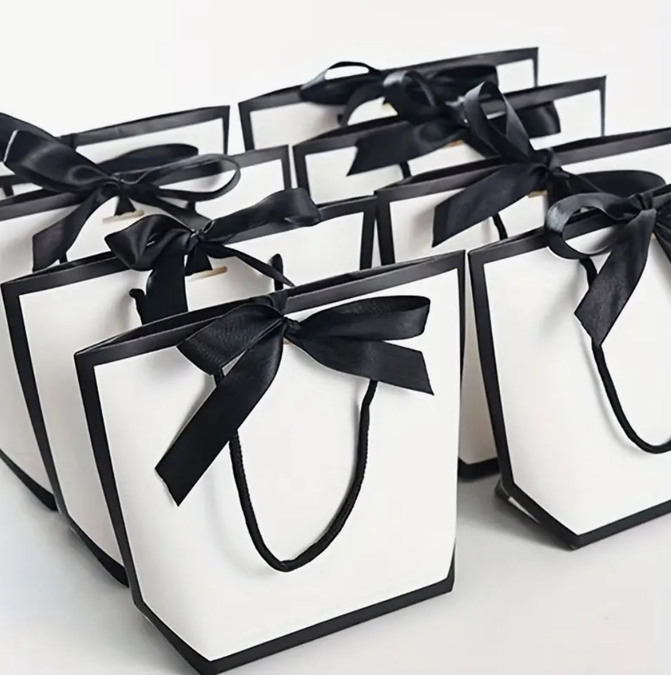 Sac cadeau noir et blanc