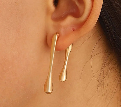 Dual droplet stud earrings