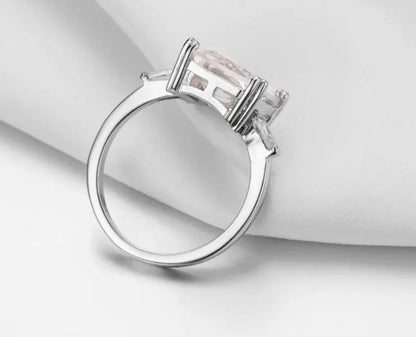 White square zirconia ring