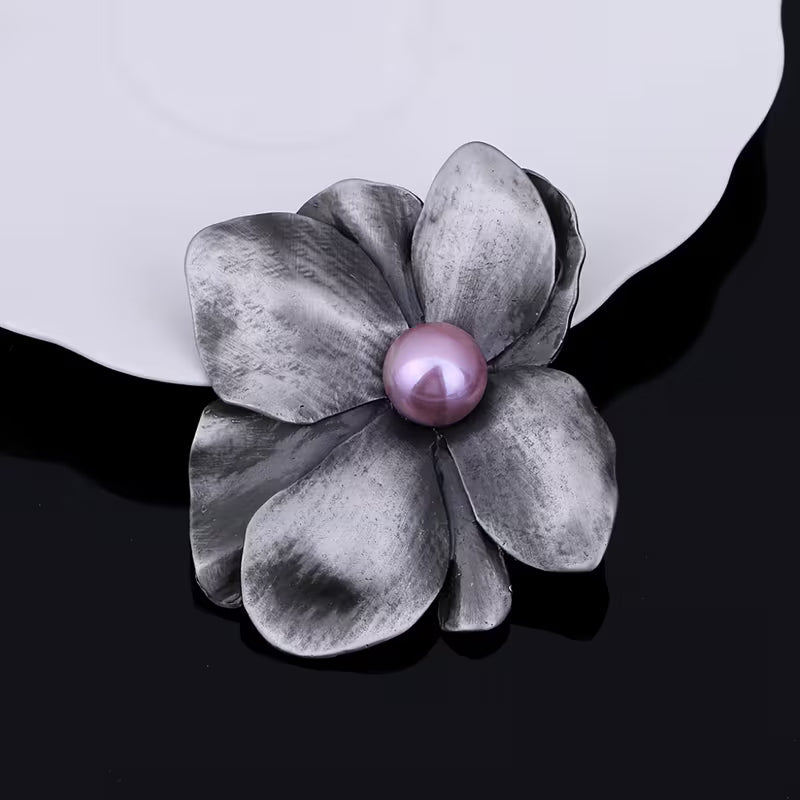 Four-Leaf Clover Alloy Brooch