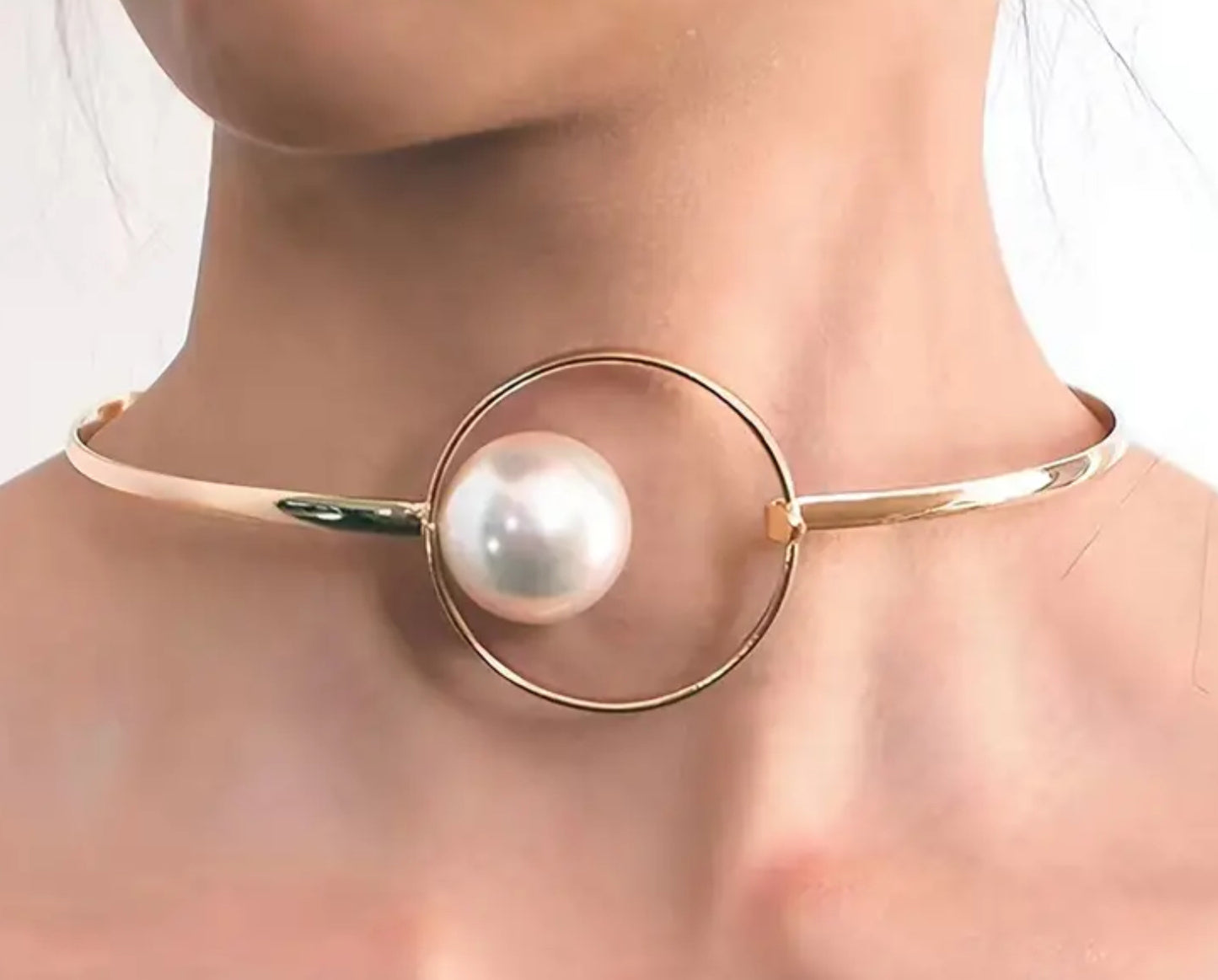 Golden Pearl Choker