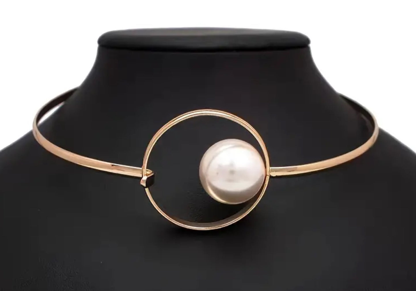 Golden Pearl Choker