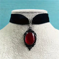 Gothic Velvet Choker – Dark Elegance with Vintage Charm