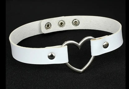 Leatherette heart choker