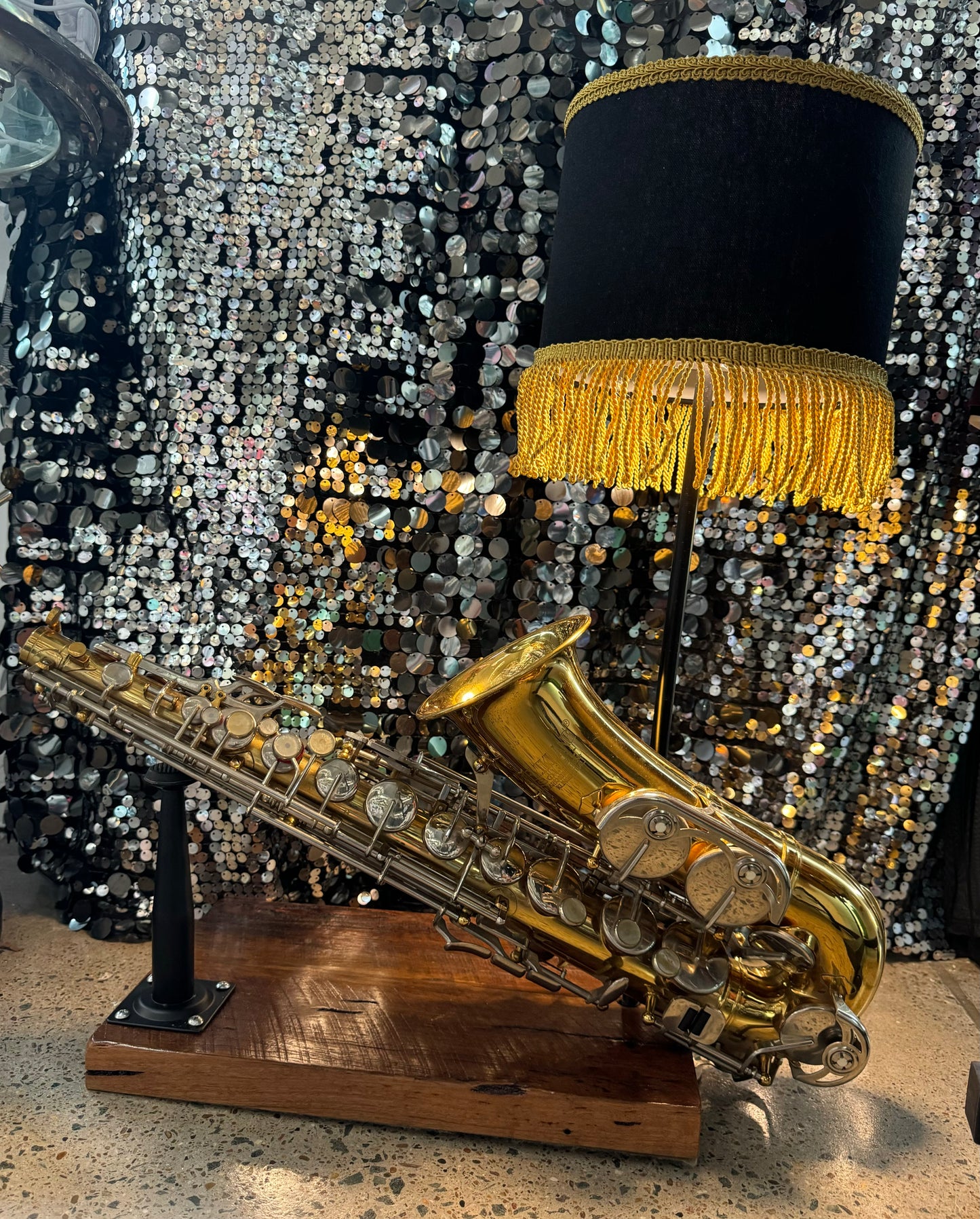 Saxaphone lamp