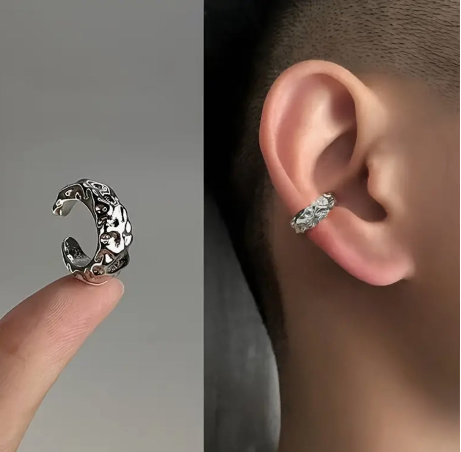 Manchette d'oreille en argent martelé