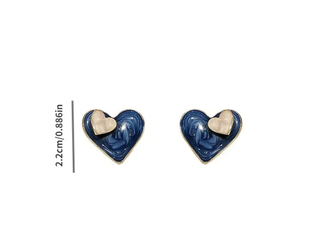 Boucles d'oreilles à tige en forme de cœur bleu avec tiges en argent sterling