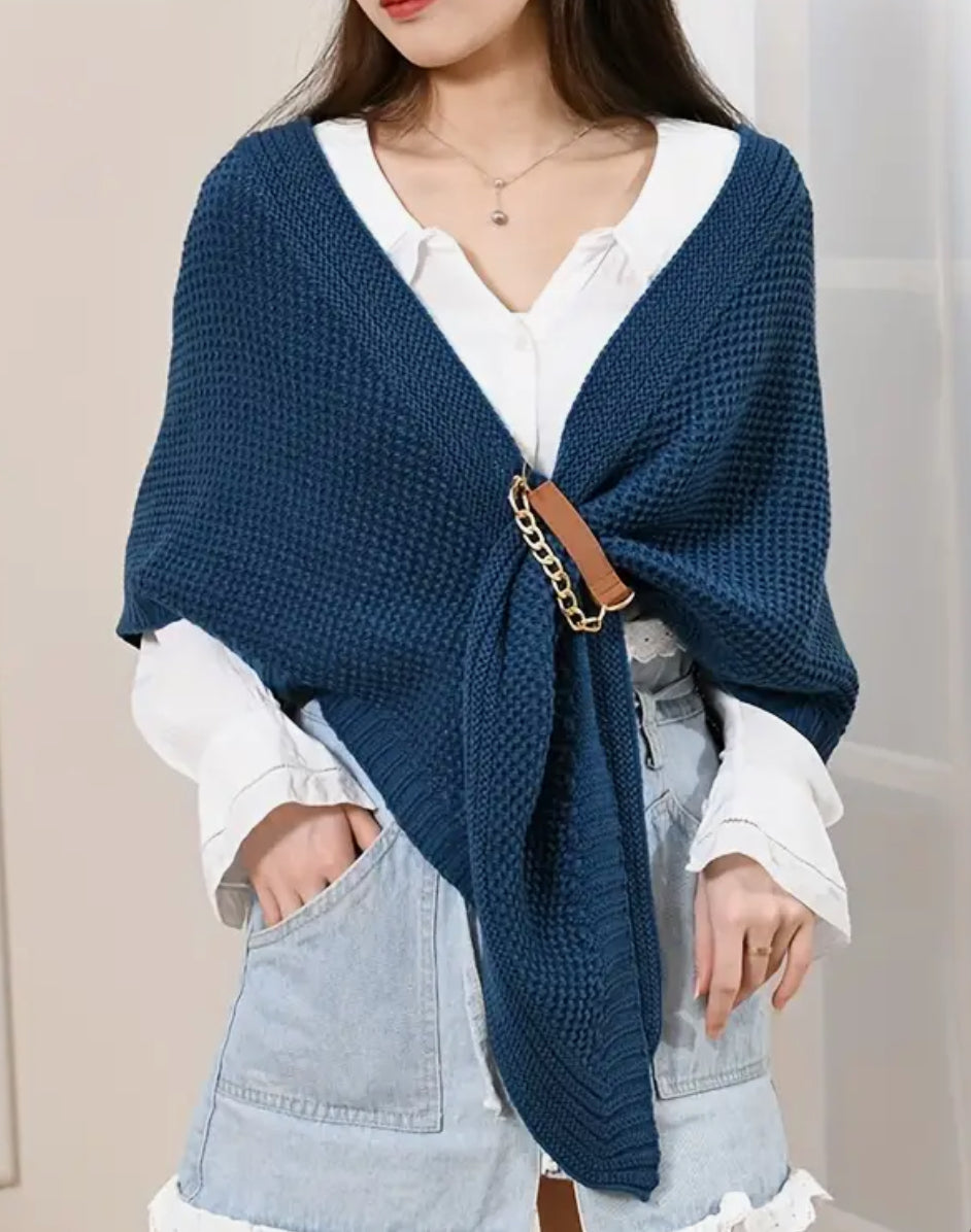 Knitted Shawl with Buckle & Chain