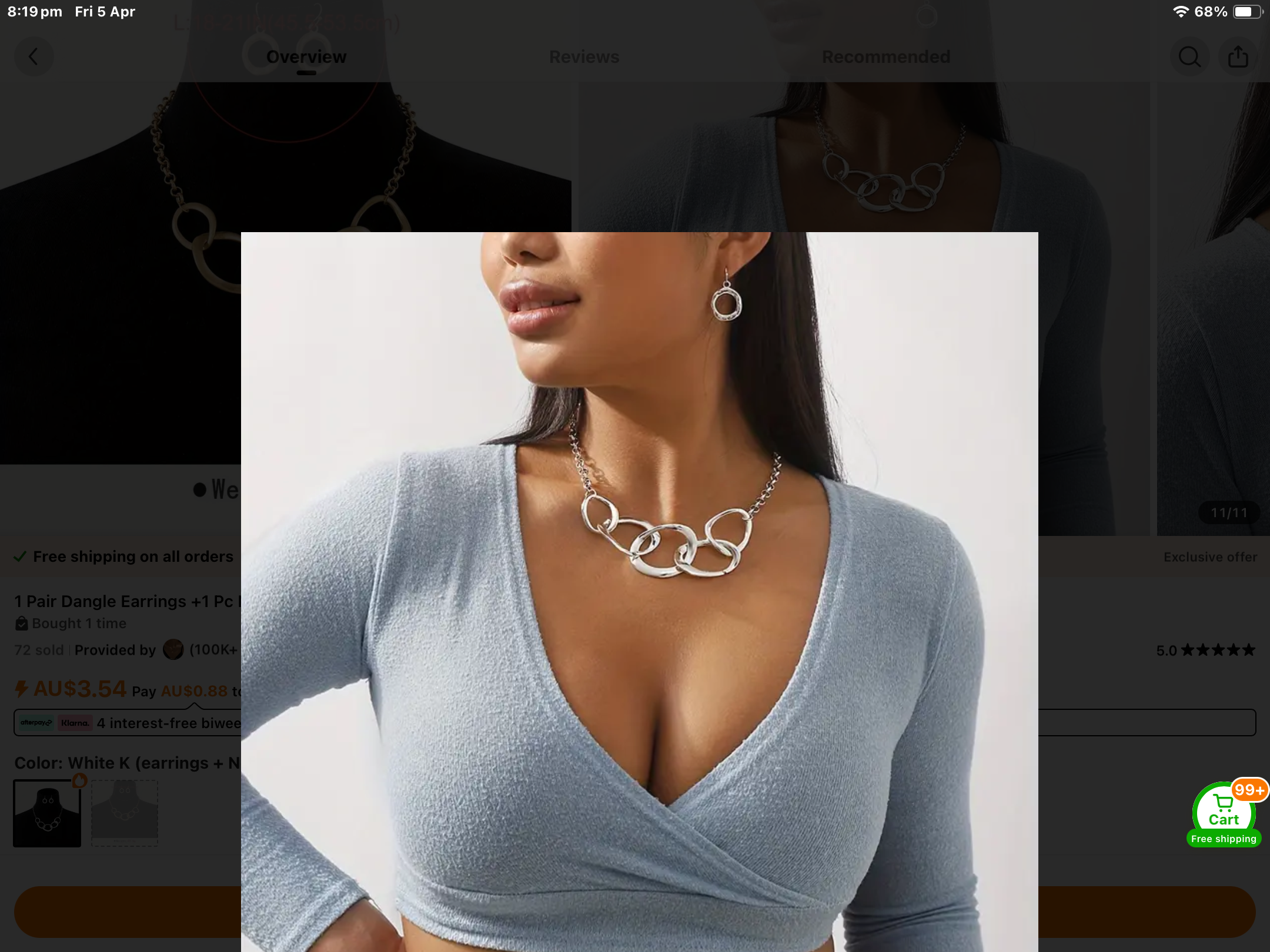 Ensemble de boucles d'oreilles et collier modernes