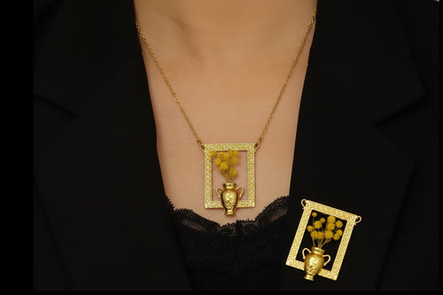 Framed Vase Brooch or Pendant (Gold)