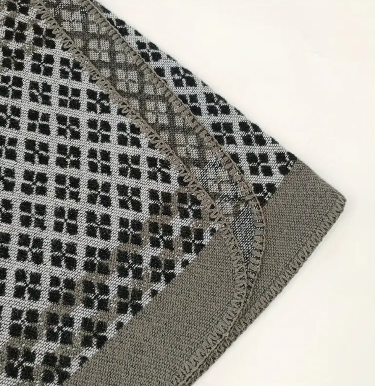 Grand poncho à carreaux