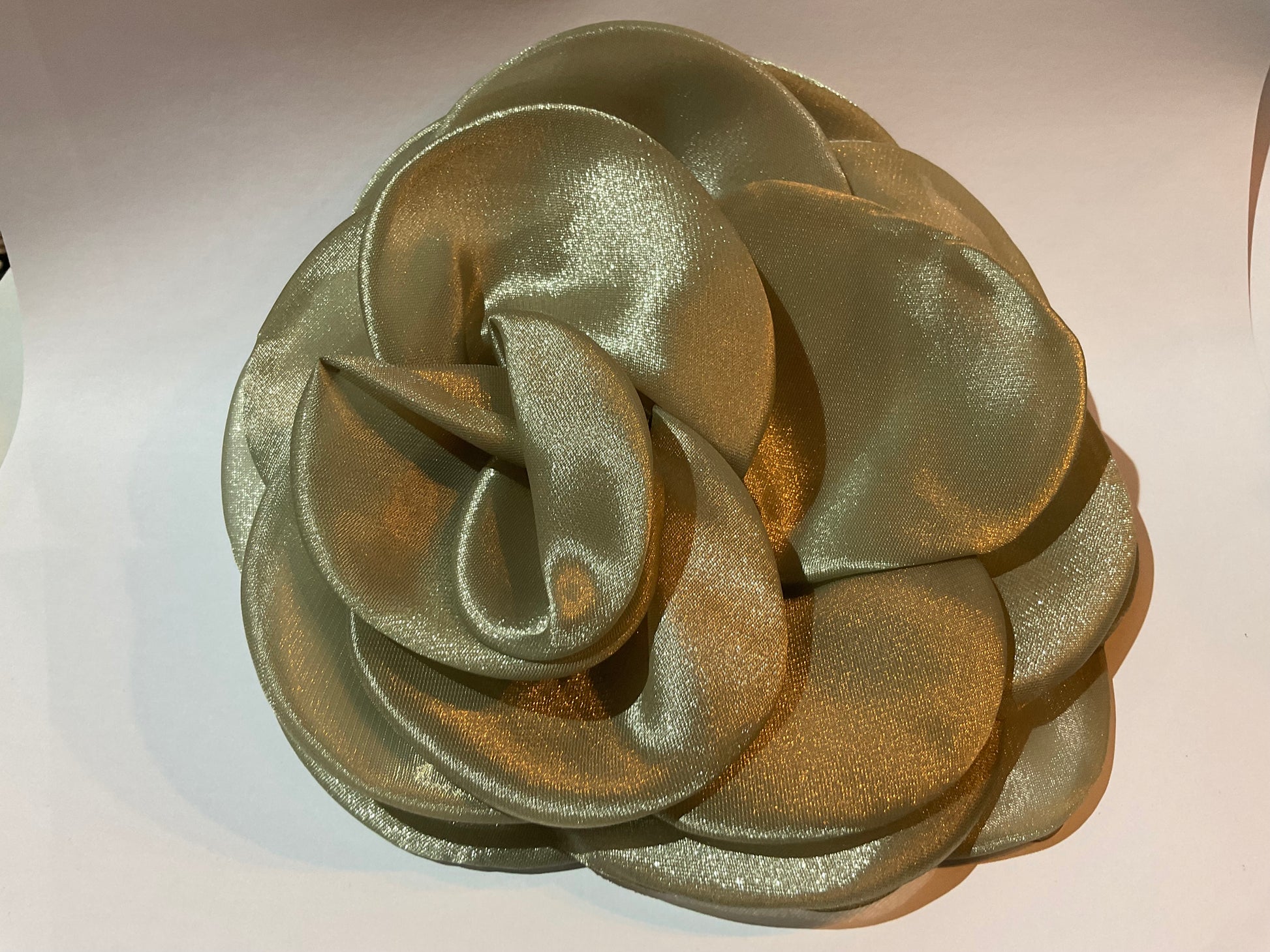 Broche/clip fleur en soie verte