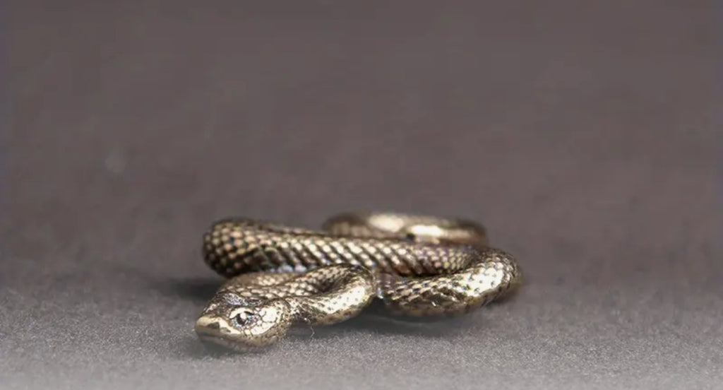 Porte-clés serpent en cuivre