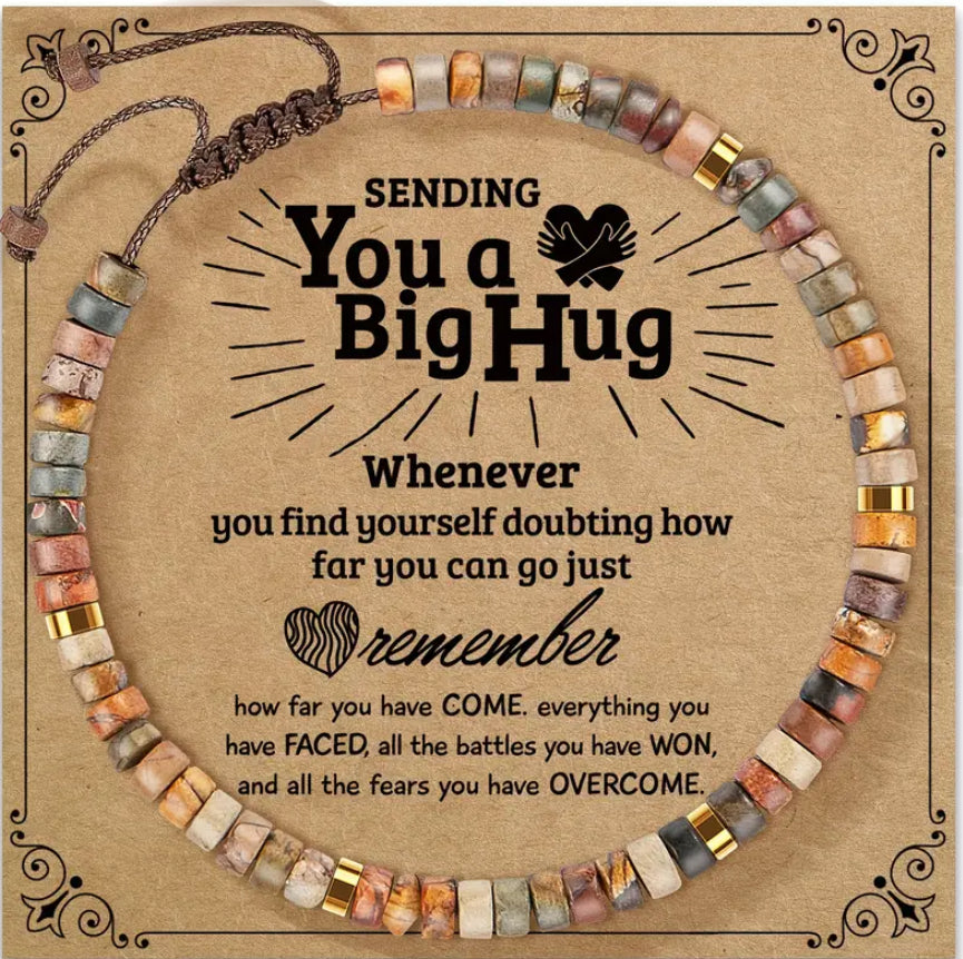 Bracelet de perles avec carte « Je t'envoie un gros câlin »