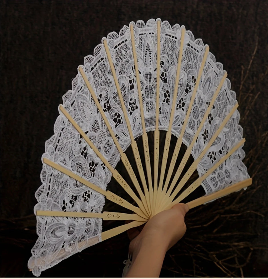 Éventail pliable en dentelle blanche