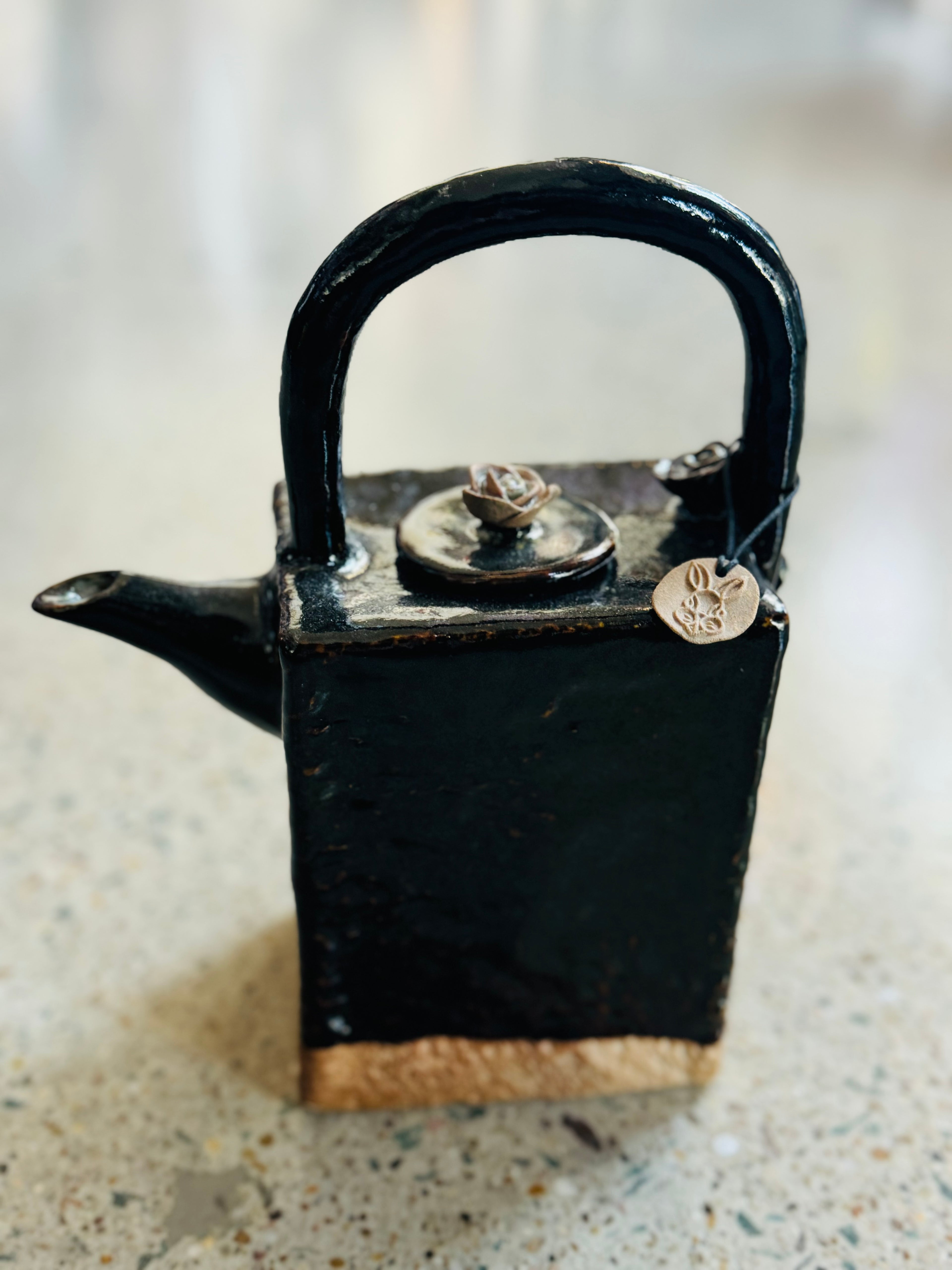 Théière émaillée artisanale
