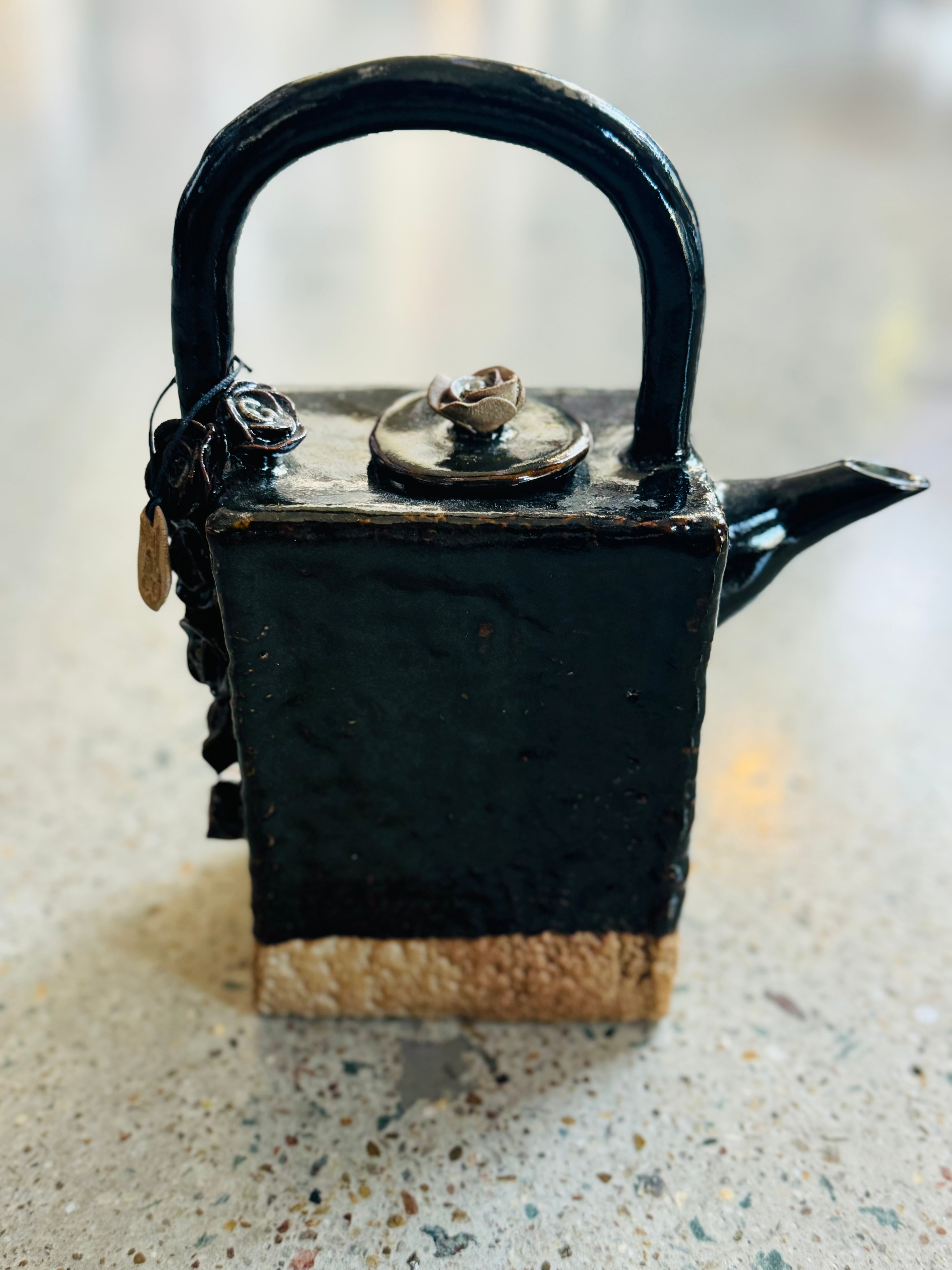 Théière émaillée artisanale