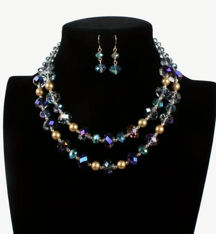 Ensemble collier et boucles d'oreilles en perles de cristal