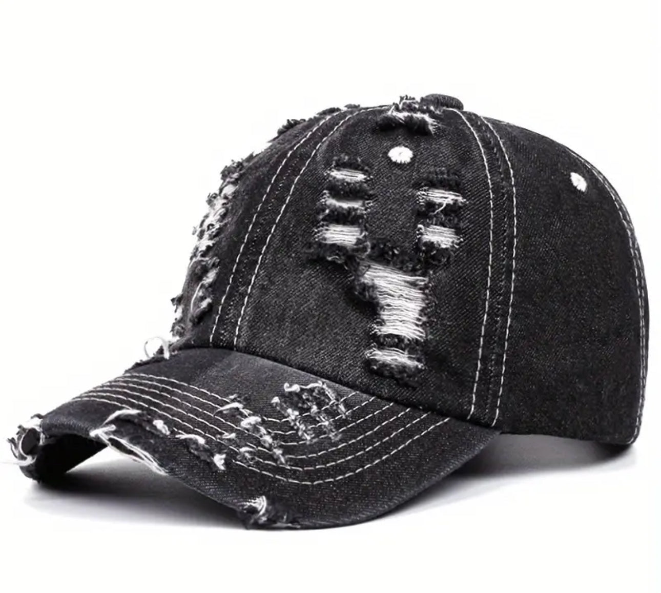 Casquette en jean noir déchirée