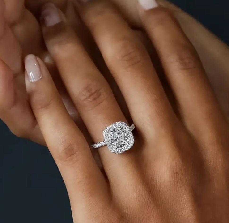 Bague solitaire en argent sterling et zircone