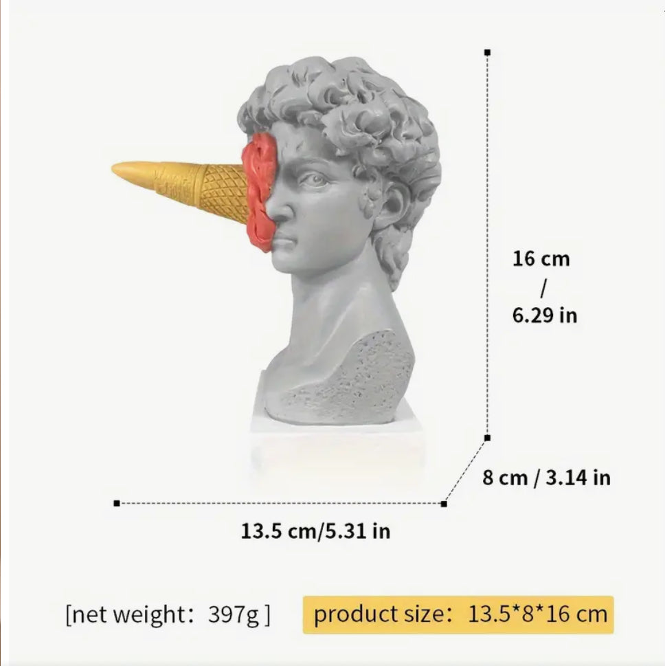 Statue de glace sur le visage de David