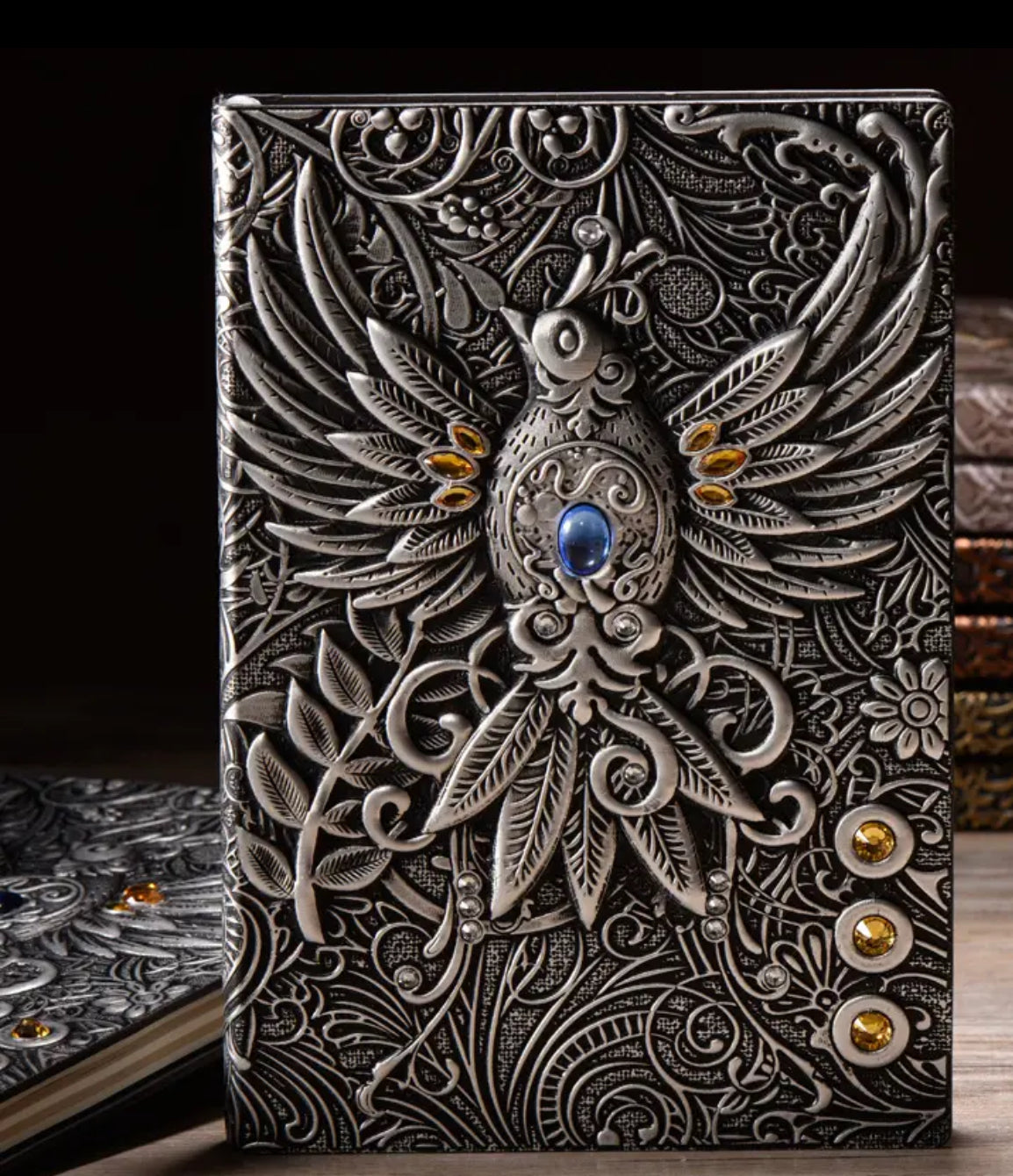 Carnet de notes ligné A5 avec motif Phoenix en relief et bijoux