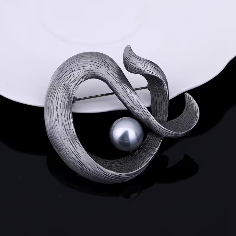 Vintage Border Alloy Brooch