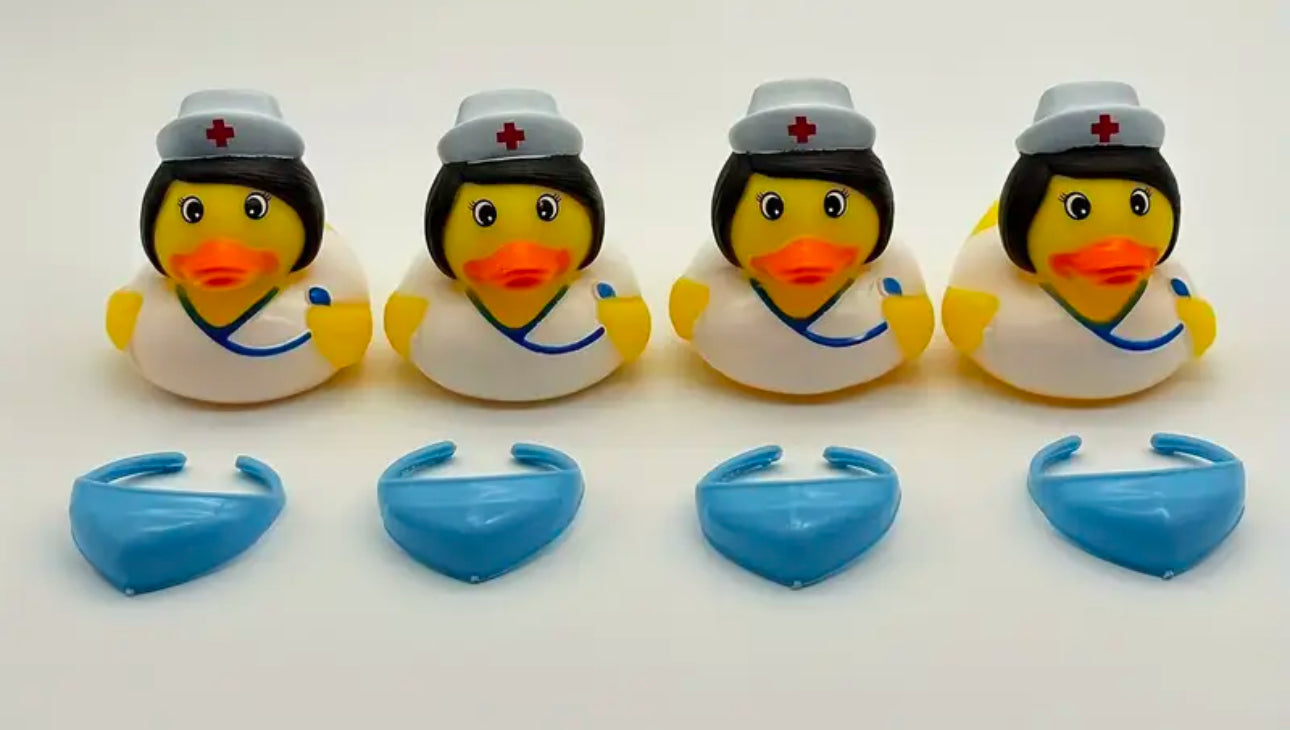 Petit canard en caoutchouc infirmière