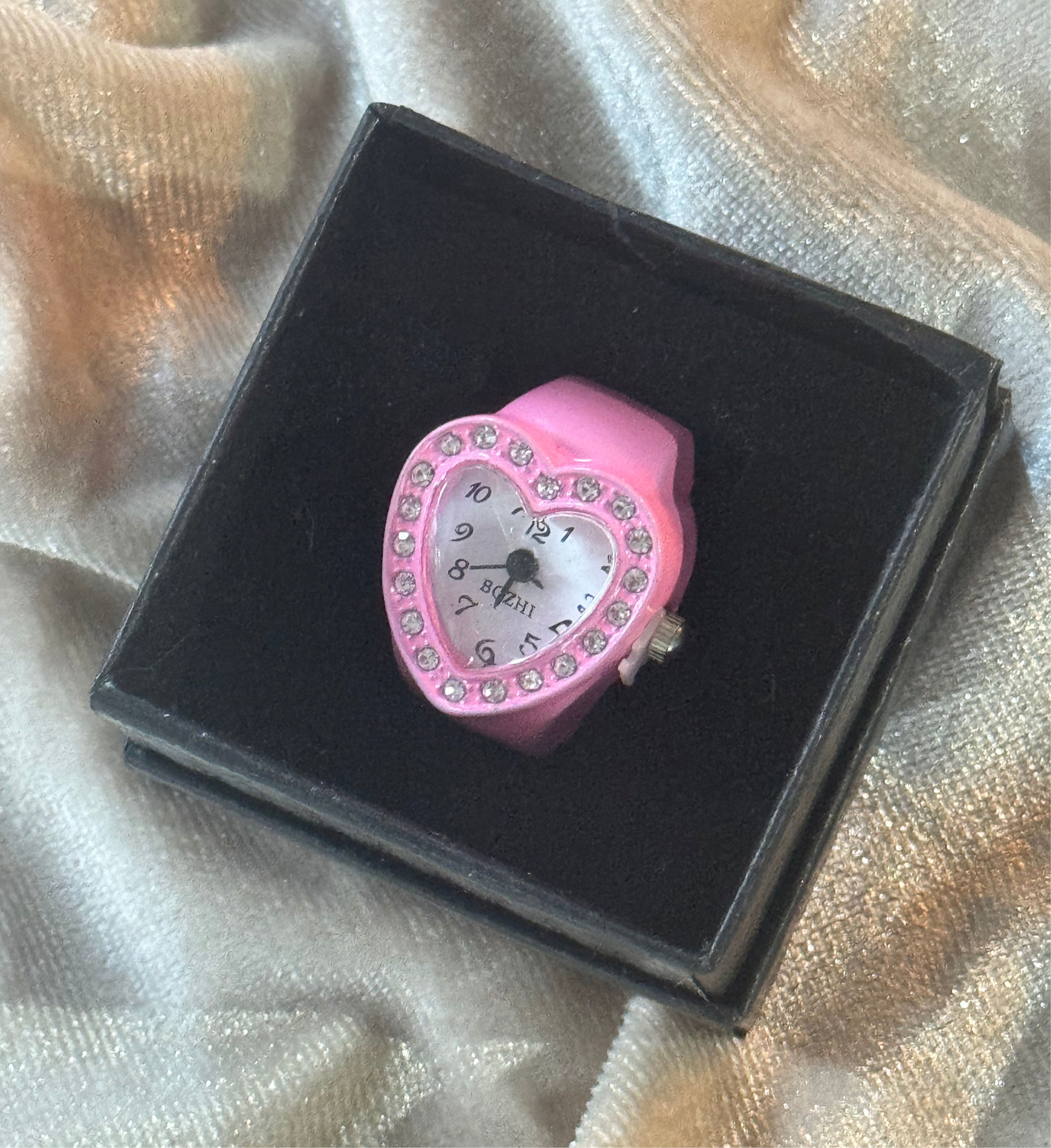 Bague de montre en forme de cœur