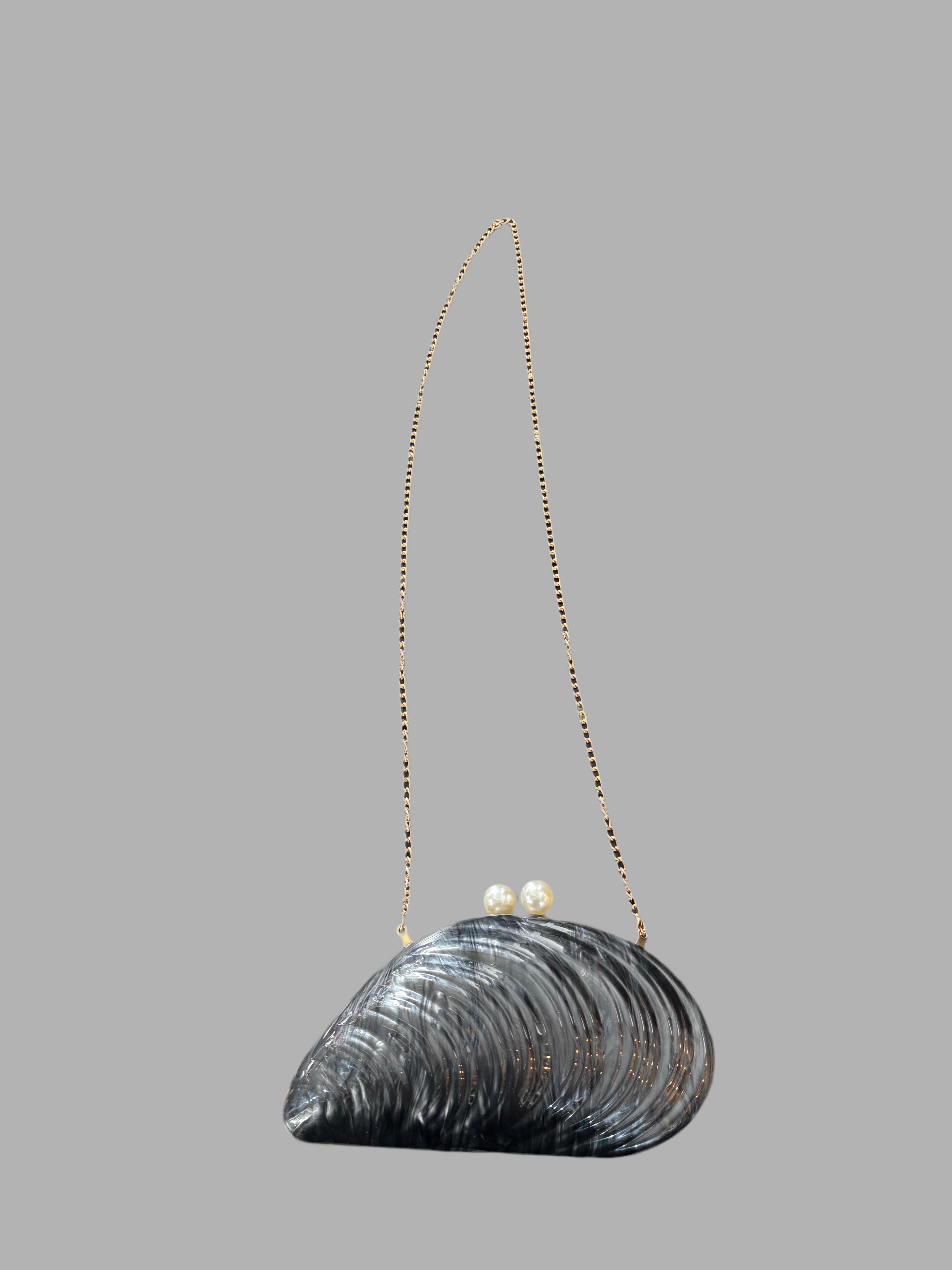 Sac à main coquillage noir