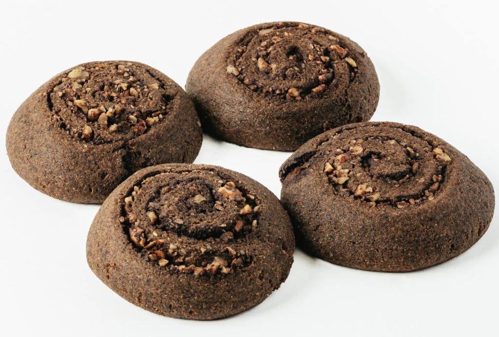 Rouleau cétogène à la cannelle et aux noix de pécan