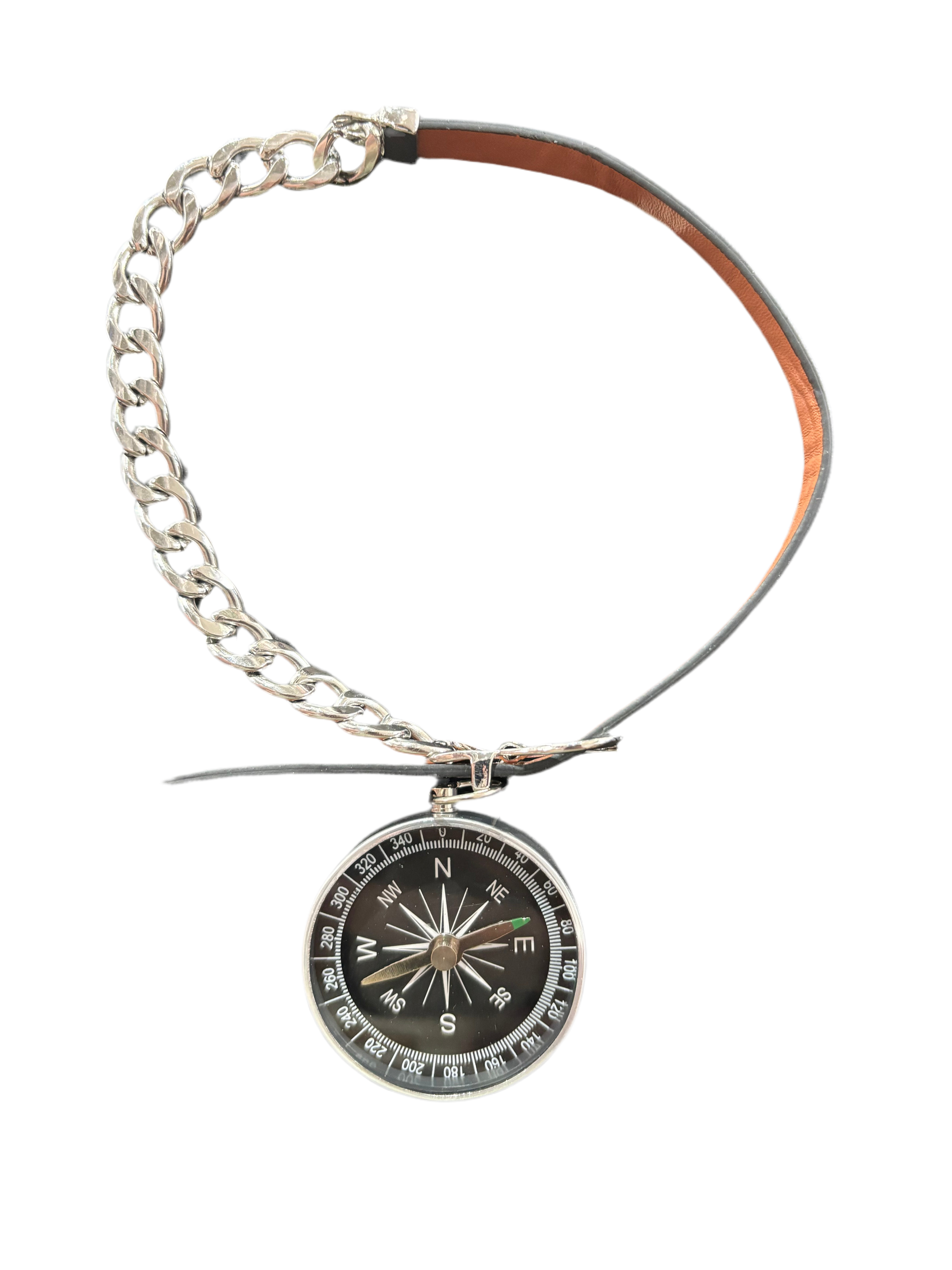 Collier boussole avec bracelet noir