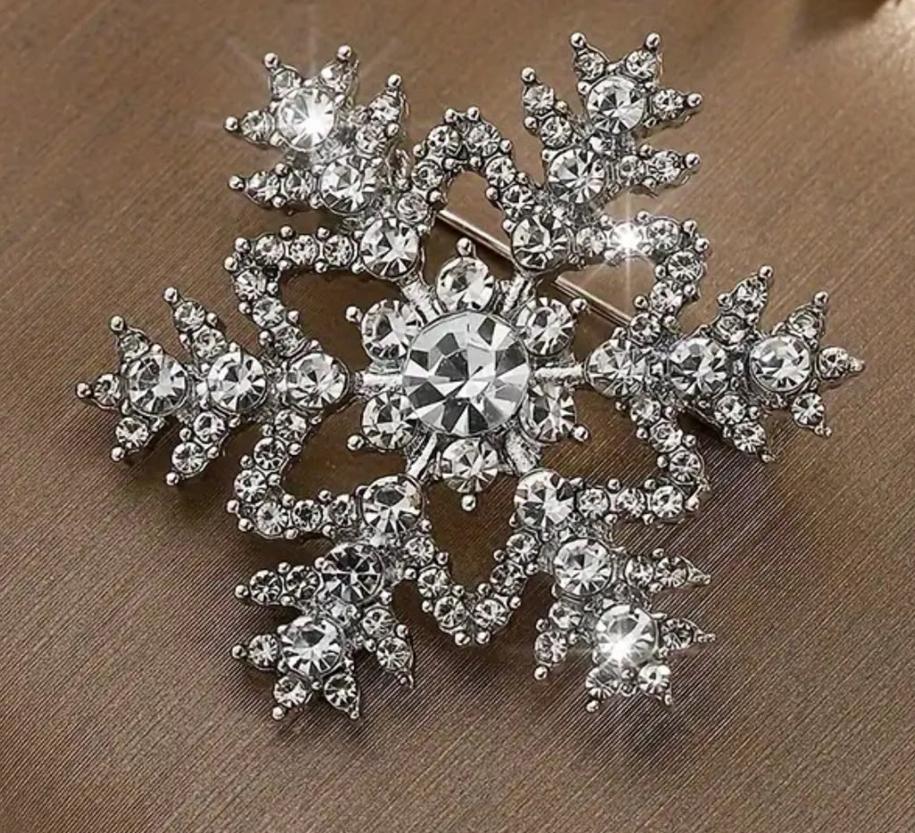 Broche flocon de neige en diamant