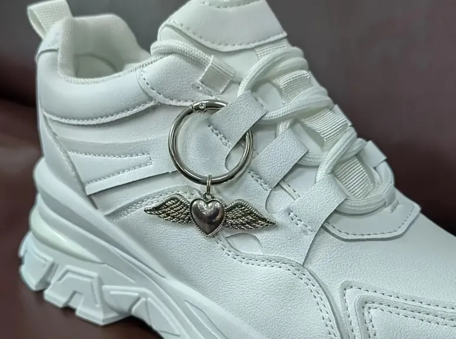 Breloques à clipser pour bottes et chaussures en forme de cœur volant