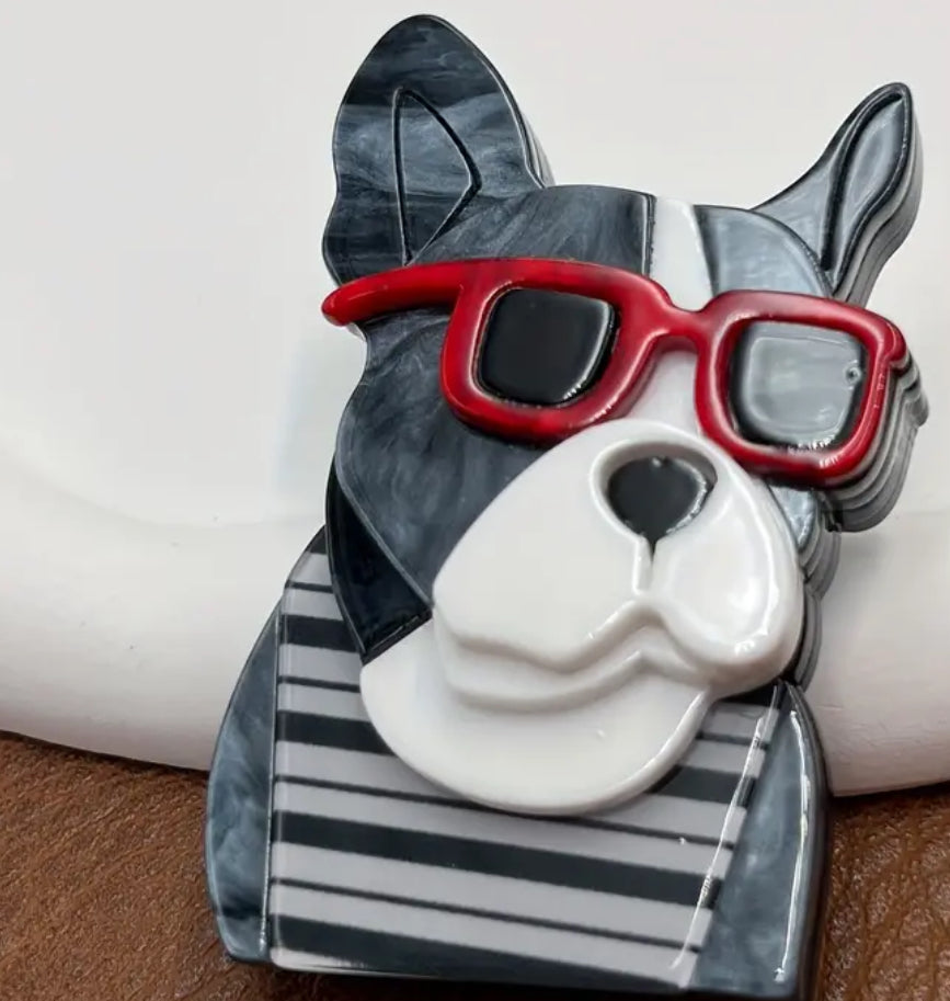Broche chien en acrylique
