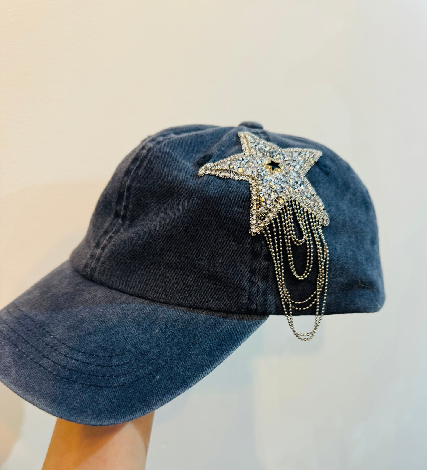 Diamonte Star with chains cap