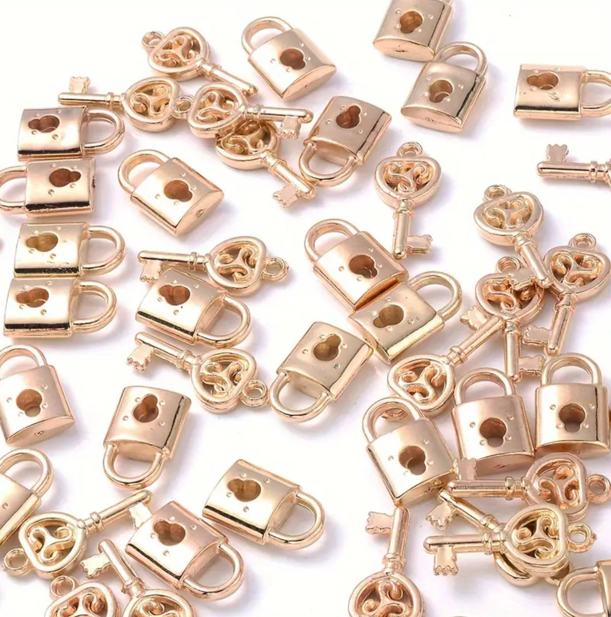 Breloques cadenas et clés