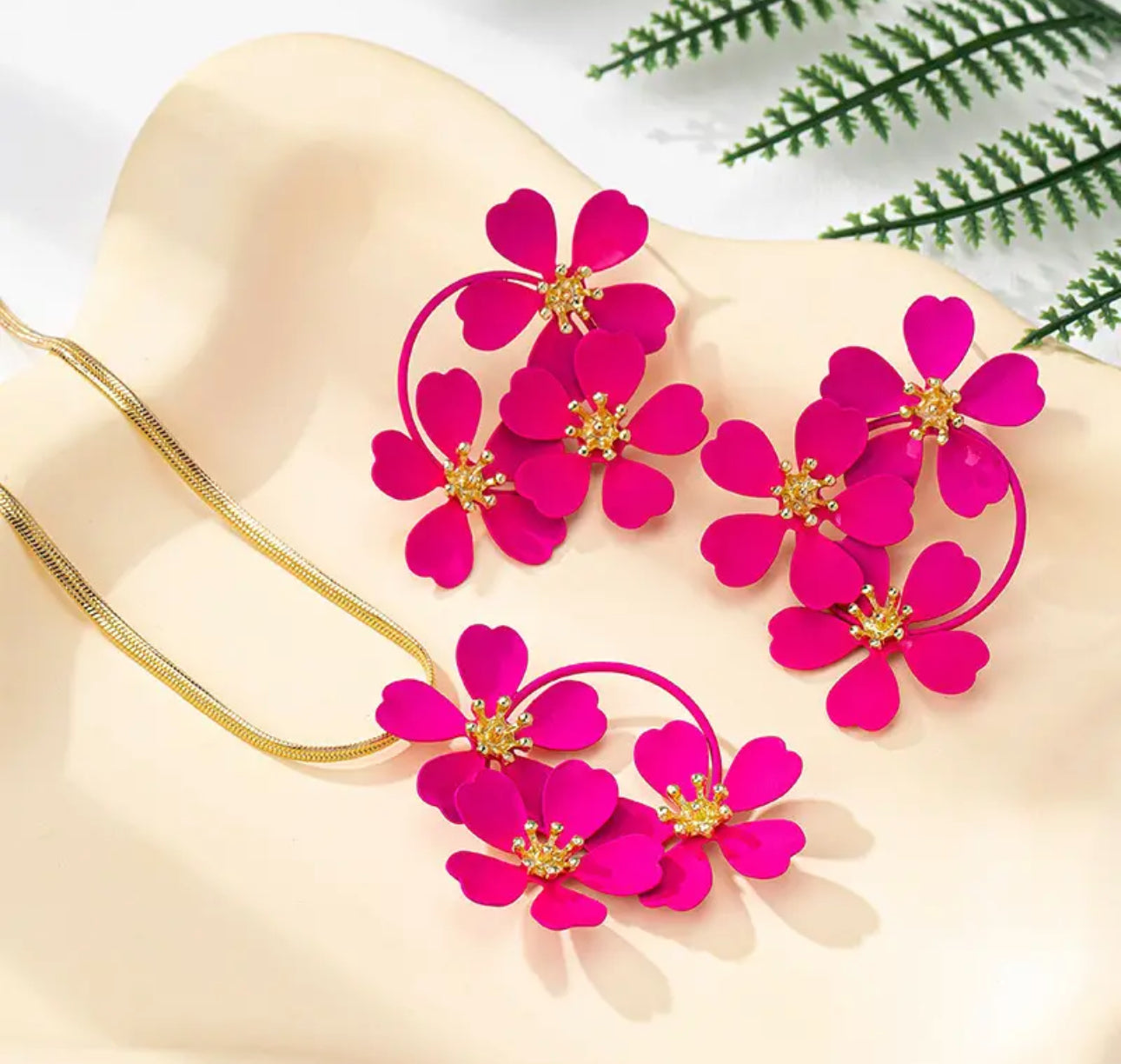 Flower necklace and earring set ( pink)