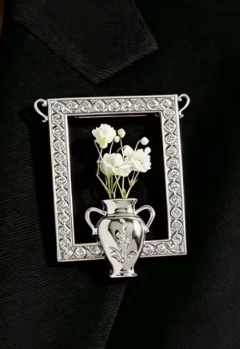 Framed Vase Brooch or Pendant (Silver)