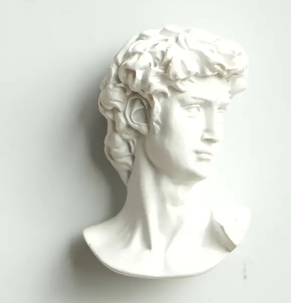 Aimant de réfrigérateur représentant une statue célèbre
