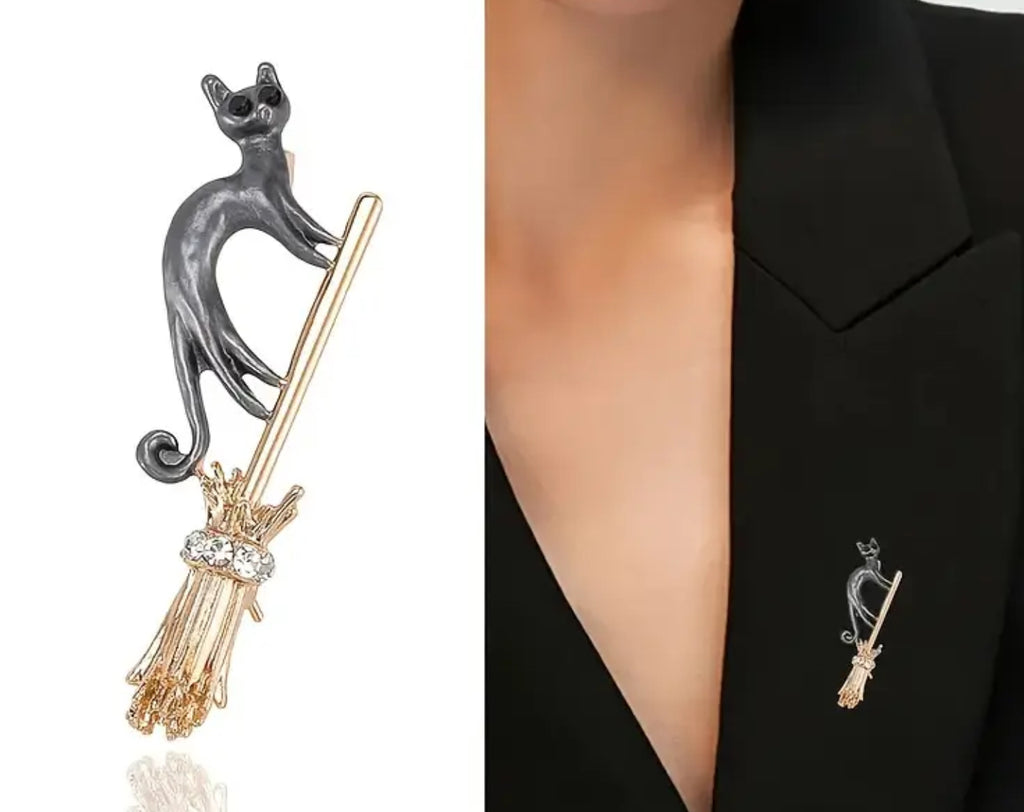 Broche Chat sur balai