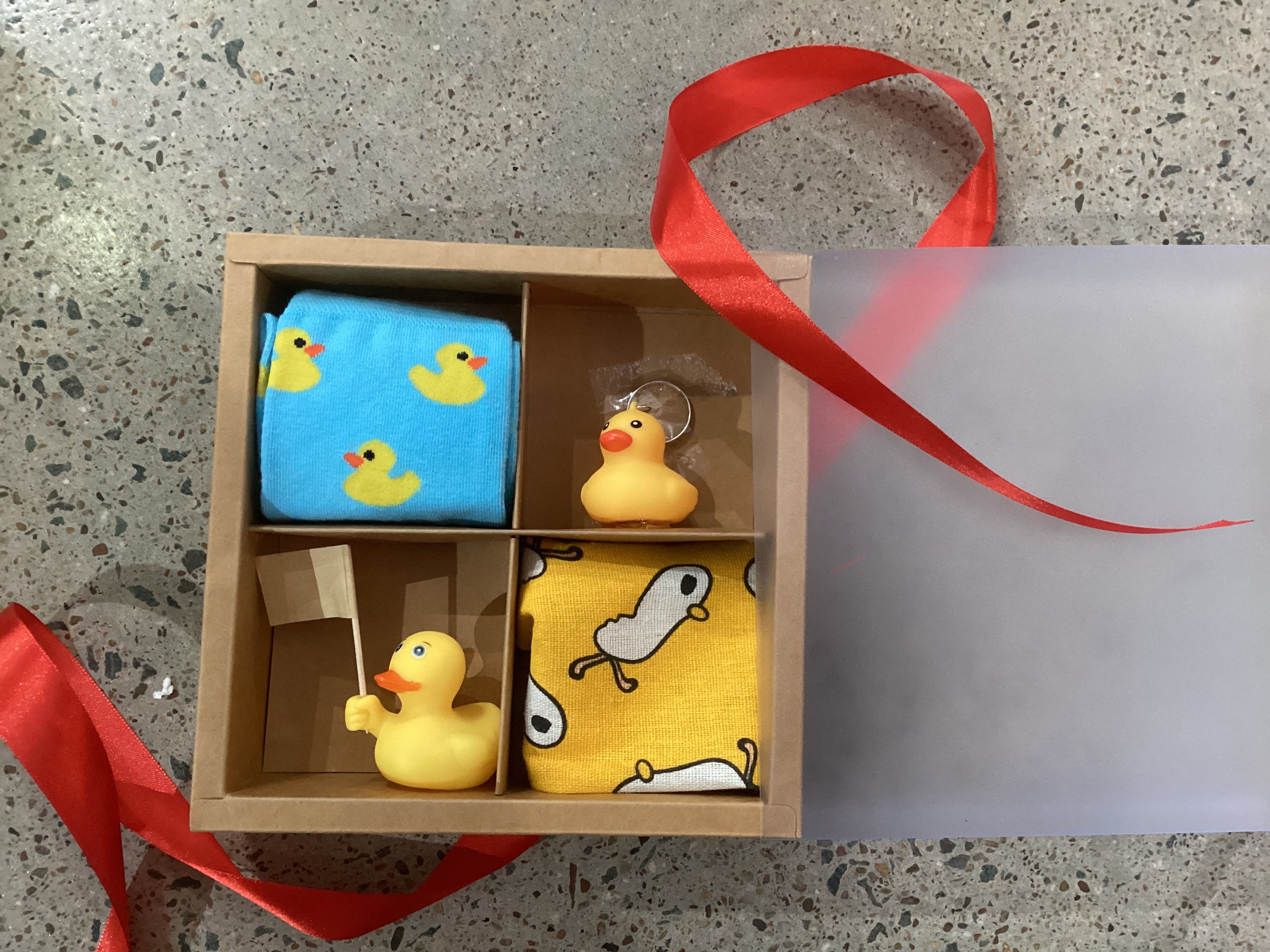 Panier amoureux du canard jaune