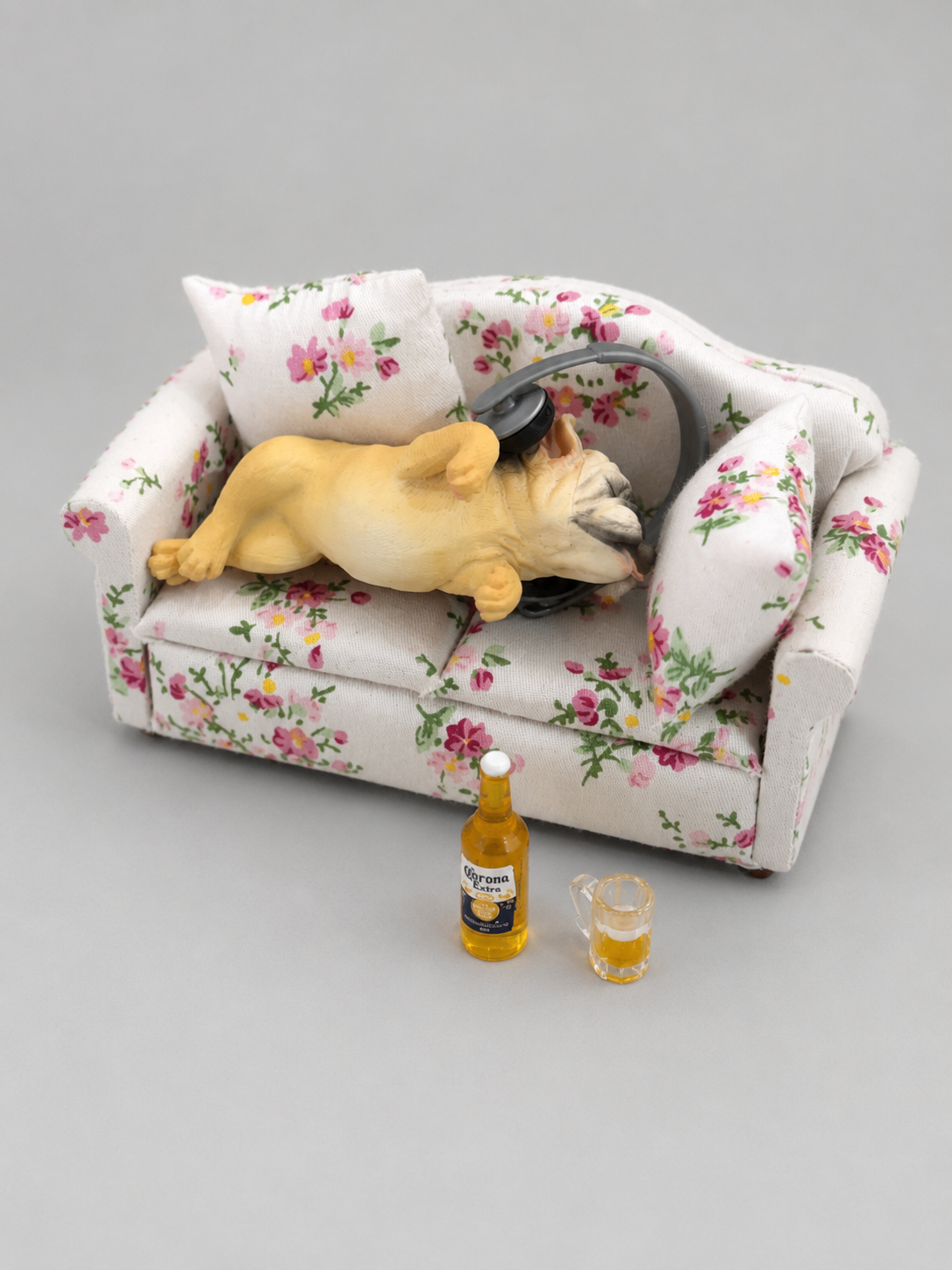 Miniature Creations - Napflix & Chill