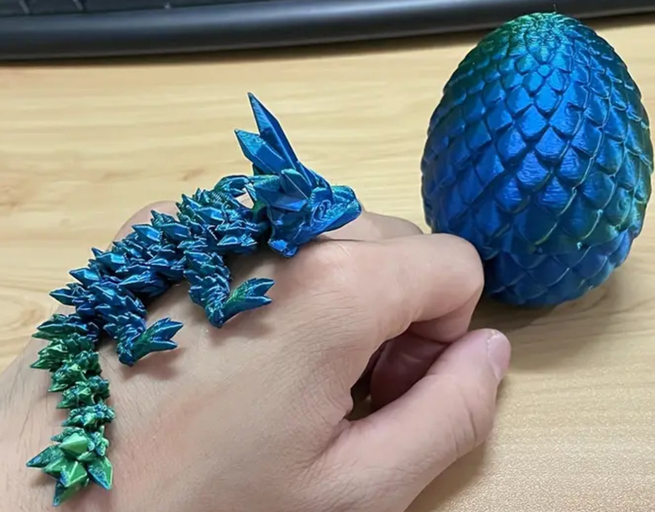 Dragon et œuf flexibles (choix de 2 couleurs)