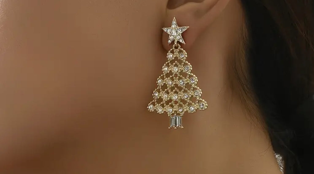 Boucles d'oreilles à tige en forme de sapin de Noël en or et diamants