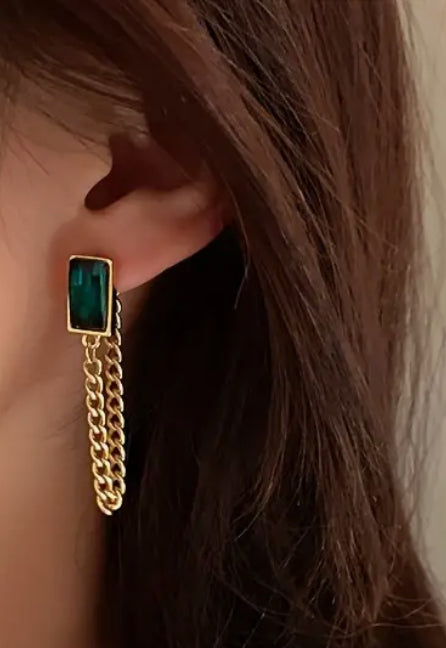 Ensemble moderne de boucles d'oreilles, collier et bracelet