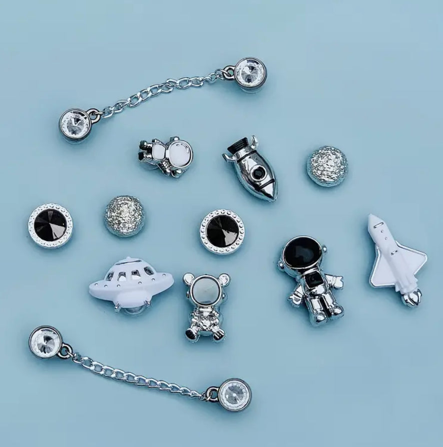 Breloque chaussure spatiale