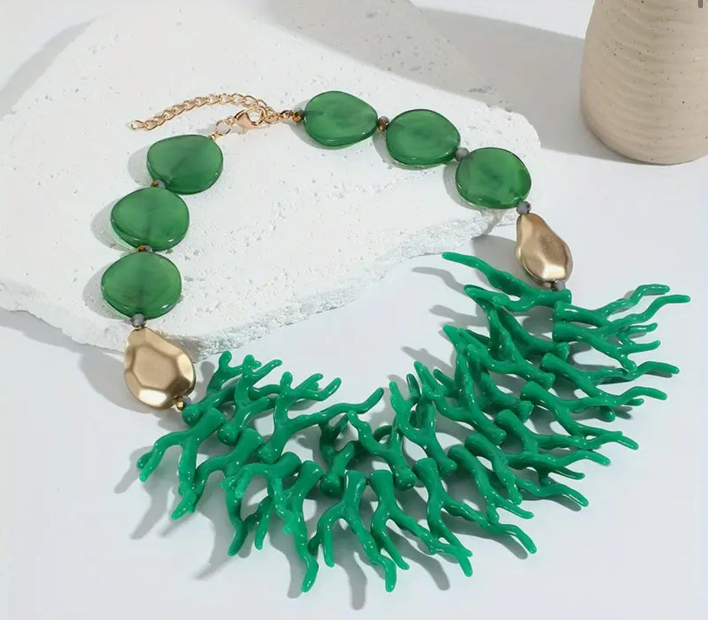 Collier ras du cou bohème à motif corail