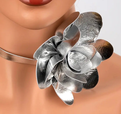 Silver flower vinyl choker